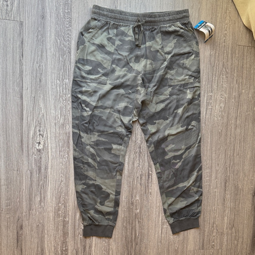 Splendid Camouflage Jogger Pants
